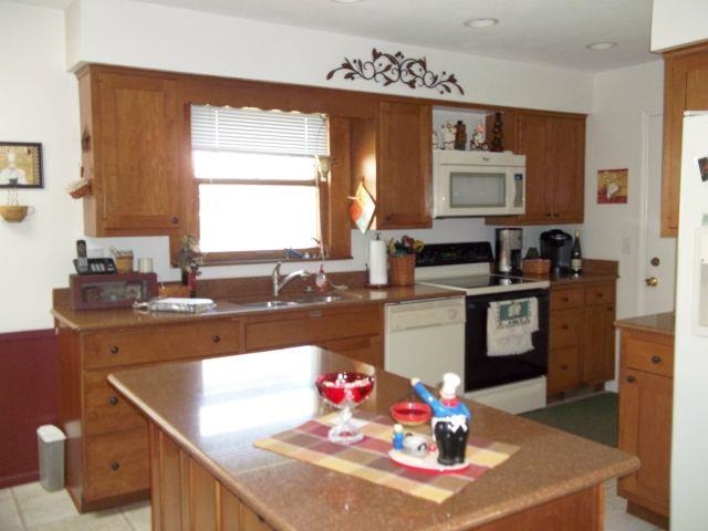 1719 E Lake Dr W, Elkhart, IN 46514 photo 5