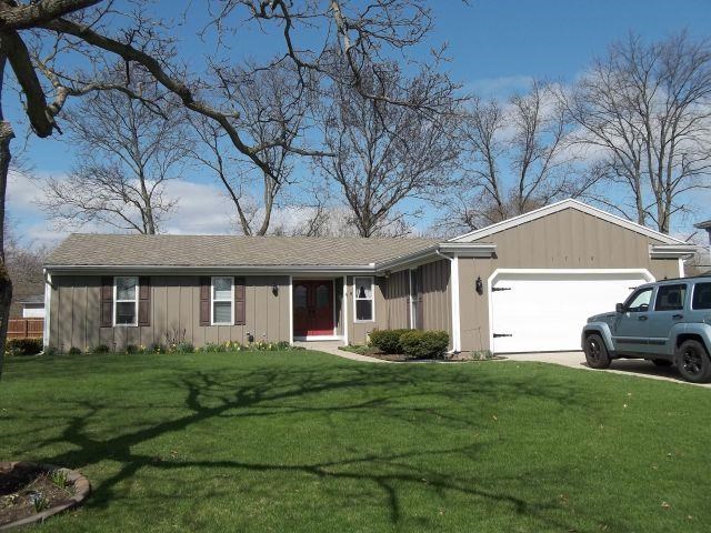 1719 E Lake Dr W, Elkhart, IN 46514 photo 1