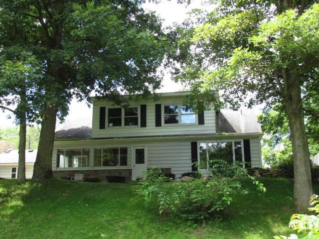 1113 Bluewater Dr, Monticello, IN 47960 photo 1