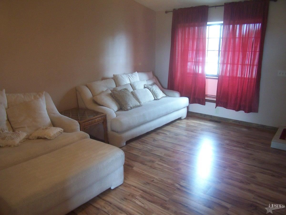 260 W Scott St, Markle, IN 46770 photo 3