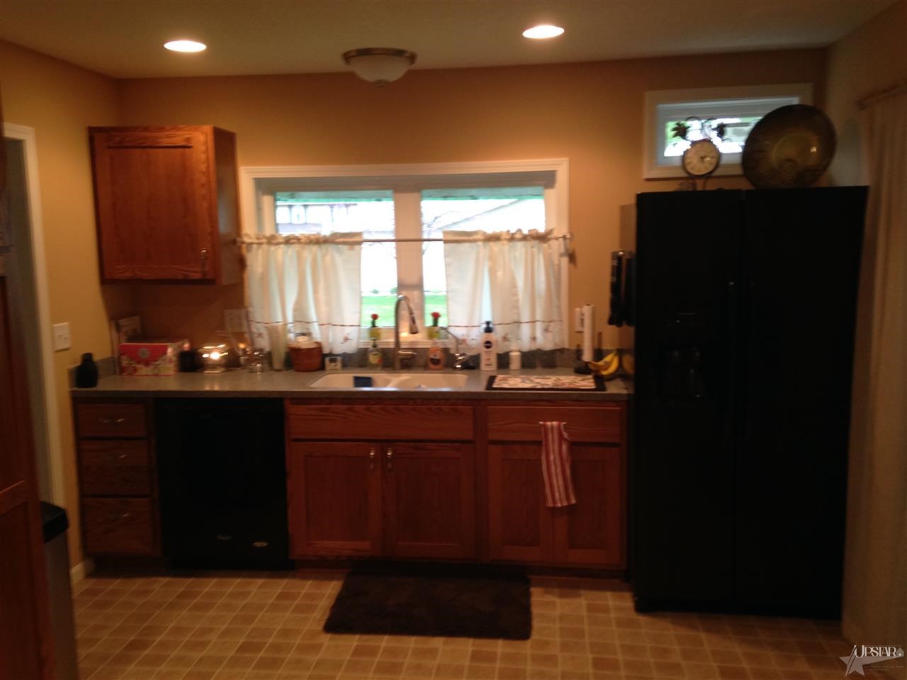 585 S Oak St, Waterloo, IN 46793 photo 4