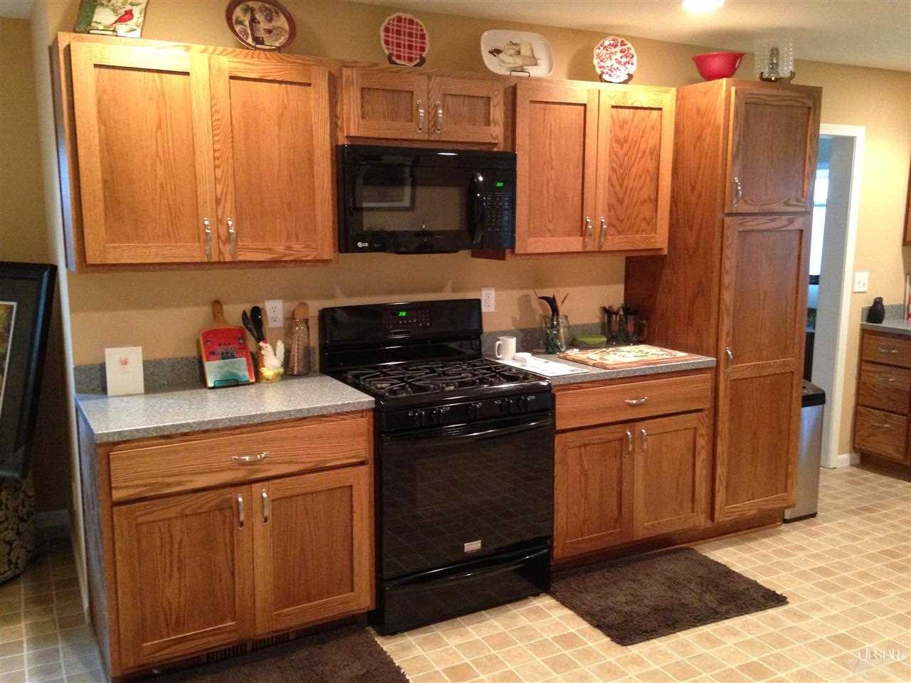 585 S Oak St, Waterloo, IN 46793 photo 2