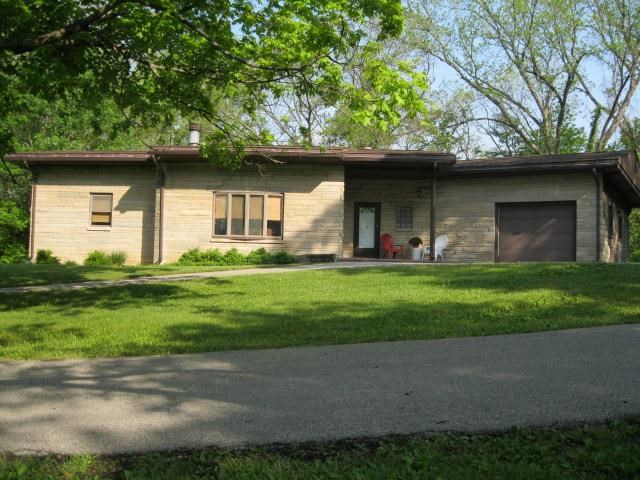 745 E Hillside Ave, Spencer, IN 47460 photo 3