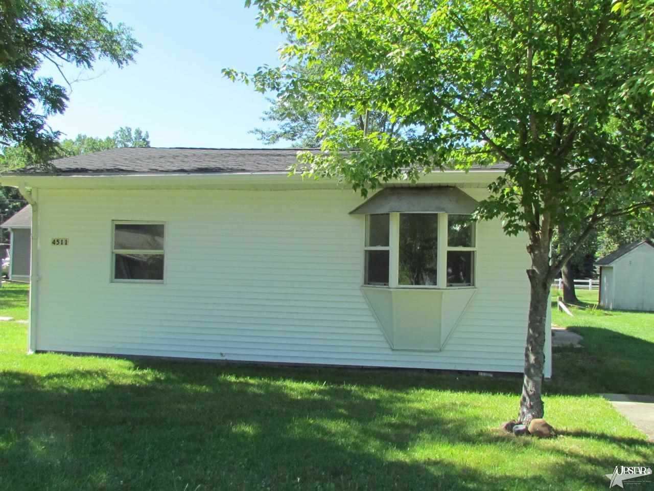 4511 W G Dr, Albion, IN 46701 photo 1
