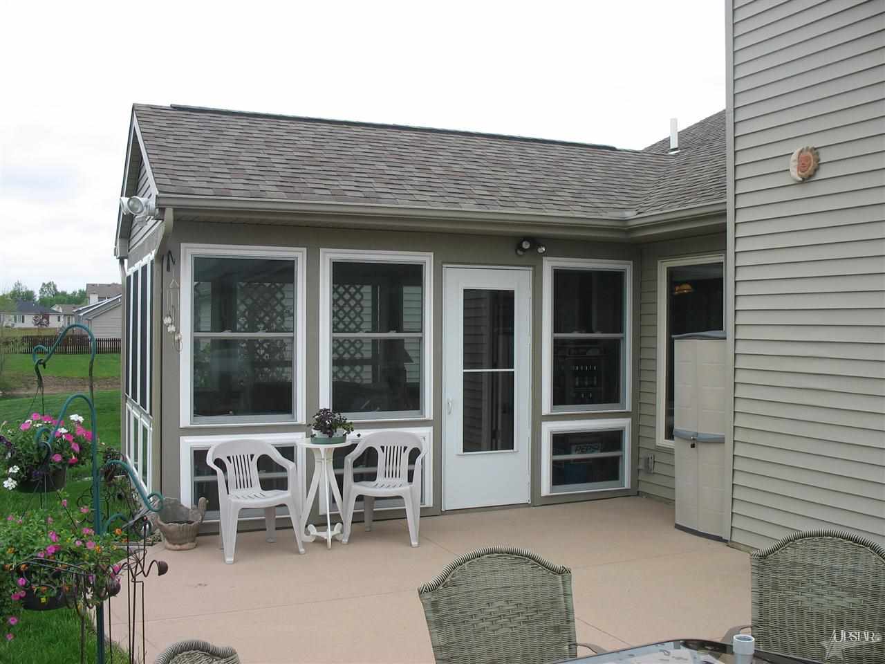 5507 Dennison Dr, Fort Wayne, IN 46835 photo 3