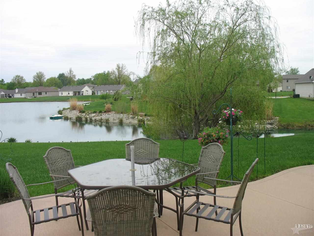 5507 Dennison Dr, Fort Wayne, IN 46835 photo 2