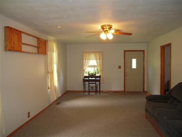8981 E North St, Frankfort, IN 46041 photo 3