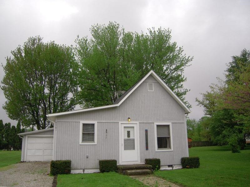 8981 E North St, Frankfort, IN 46041 photo 1