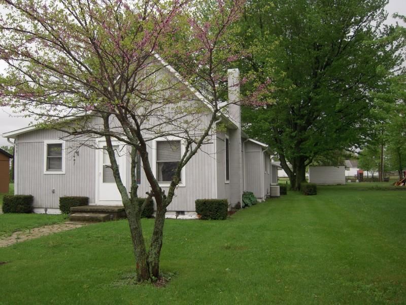 8981 E North St, Frankfort, IN 46041 photo 2
