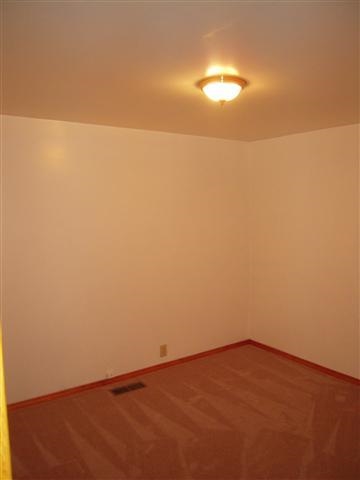 8981 E North St, Frankfort, IN 46041 photo 11