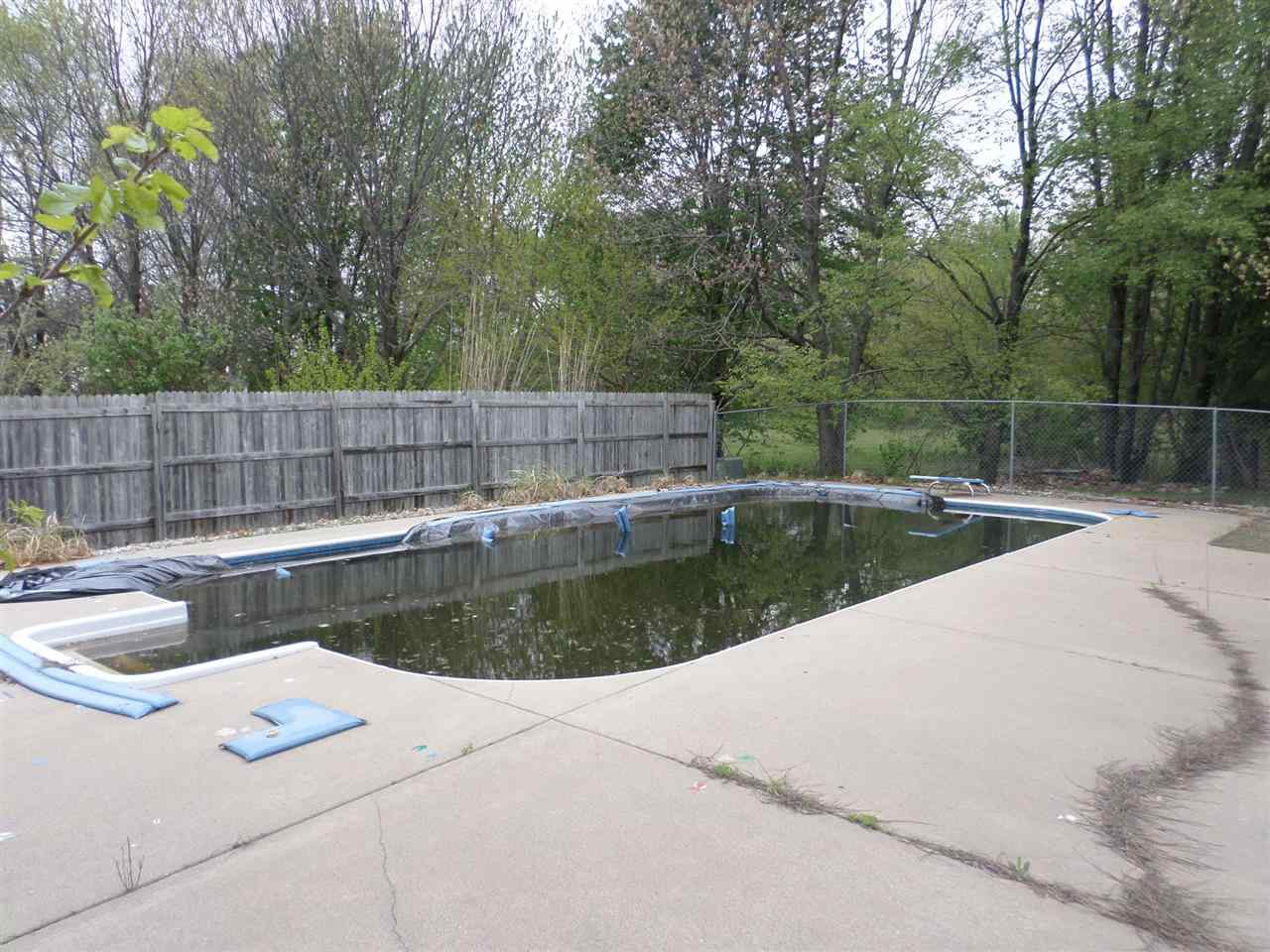 504 Dogwood Ln, Middlebury, IN 46540 photo 28