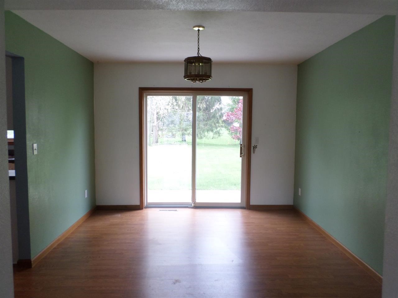 504 Dogwood Ln, Middlebury, IN 46540 photo 3