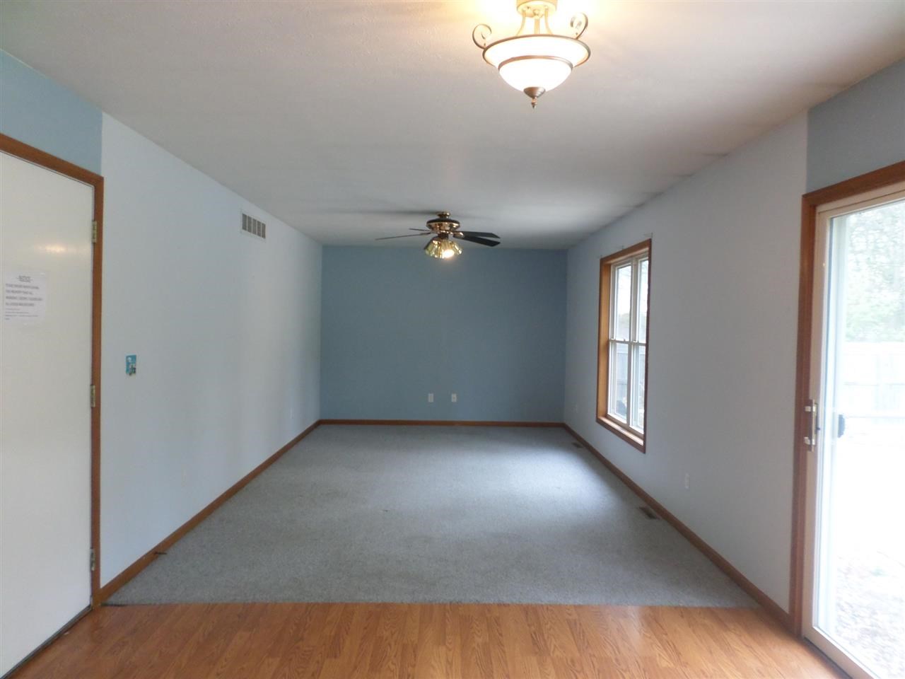 504 Dogwood Ln, Middlebury, IN 46540 photo 4