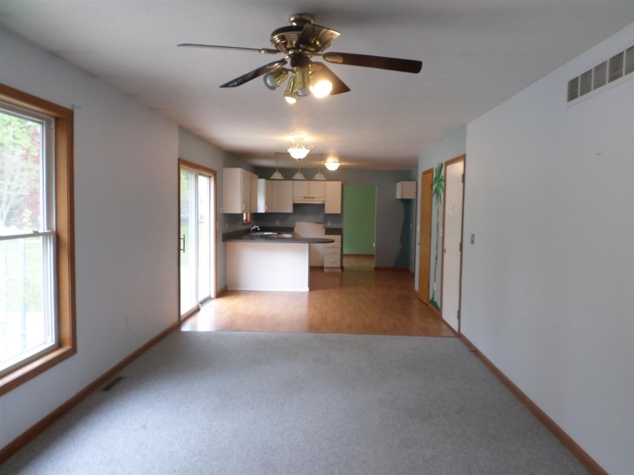 504 Dogwood Ln, Middlebury, IN 46540 photo 5