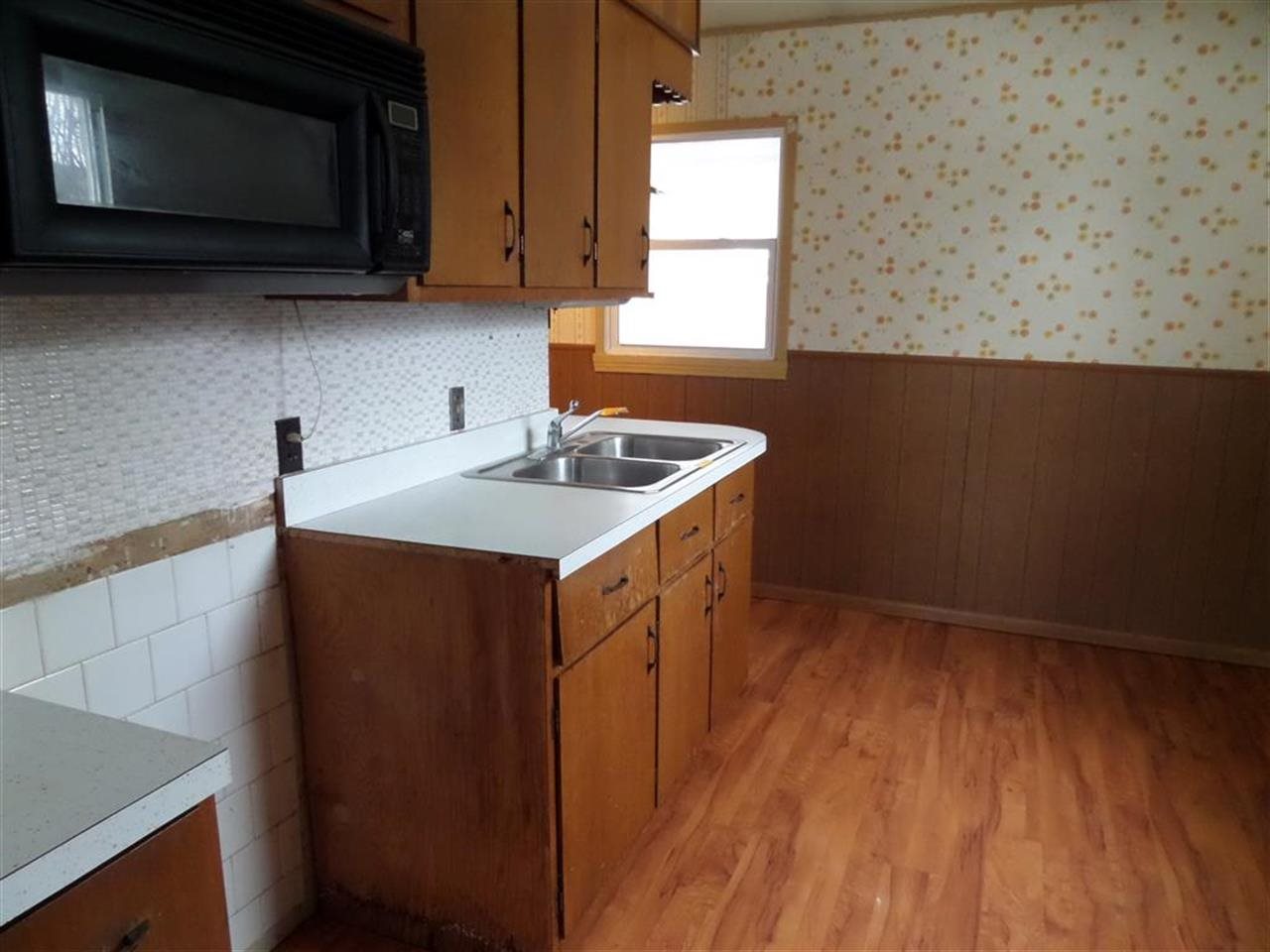 1203 W Fargo St, Marion, IN 46952 photo 4