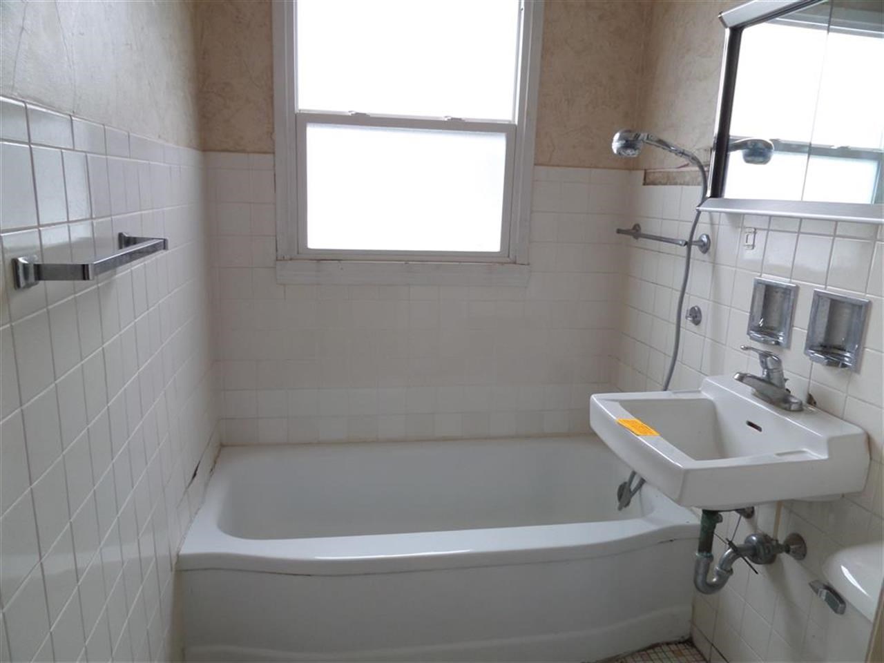 1203 W Fargo St, Marion, IN 46952 photo 9