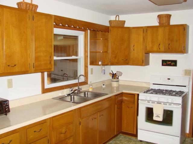 536 S Elm St, Bunker Hill, IN 46914 photo 6