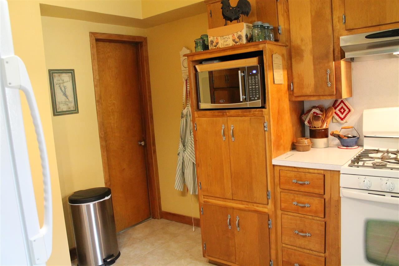 310 W Waterford St, Wakarusa, IN 46573 photo 4
