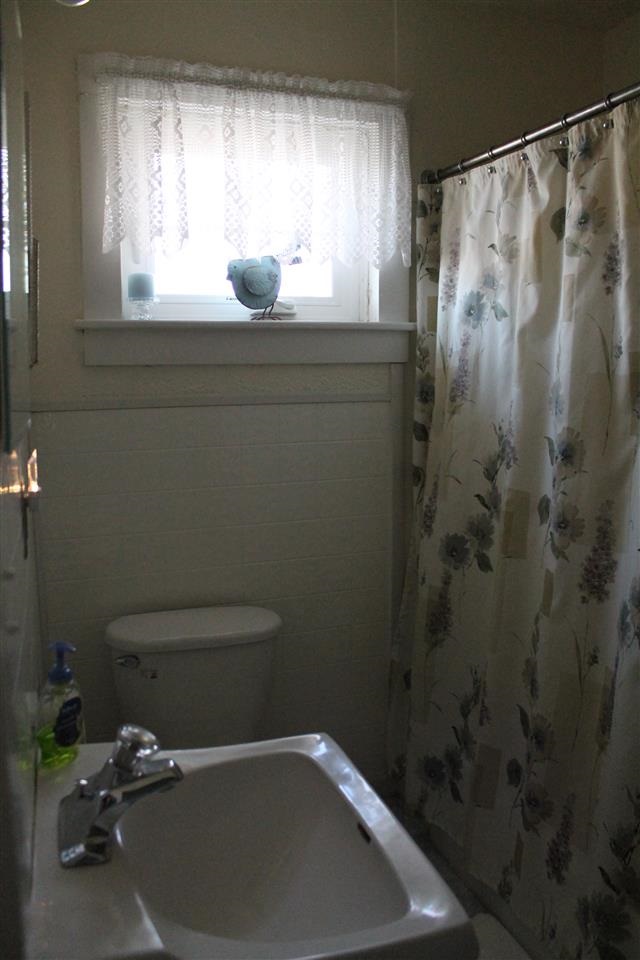 310 W Waterford St, Wakarusa, IN 46573 photo 19