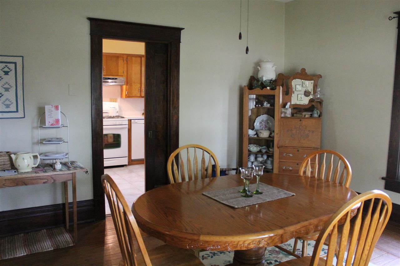 310 W Waterford St, Wakarusa, IN 46573 photo 8
