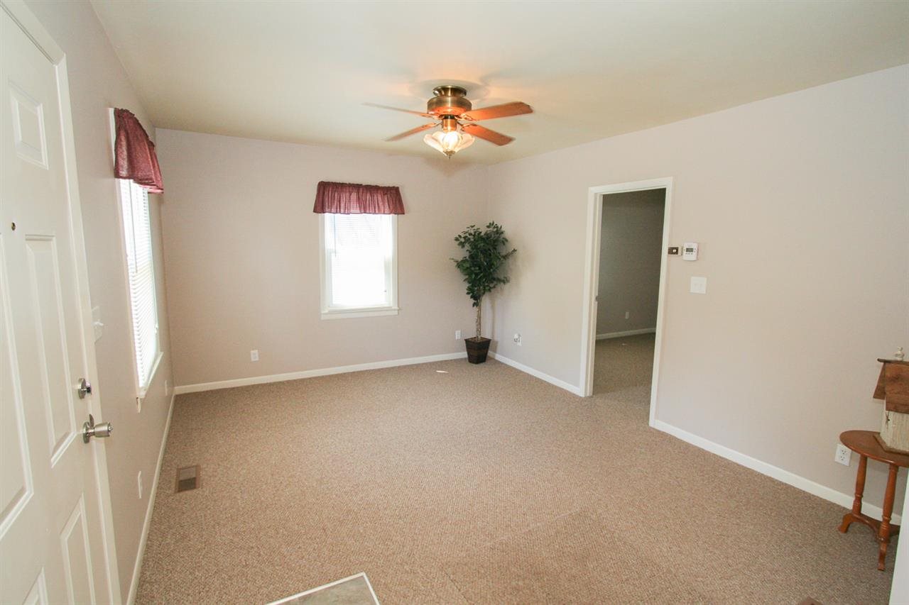 428 N Elm Ave, Evansville, IN 47712 photo 3