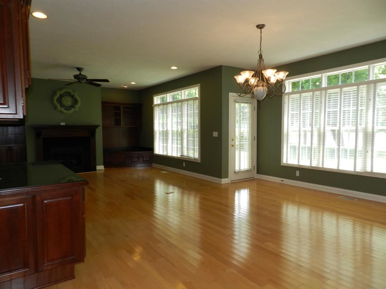 916 Woodridge Ct, Newburgh, IN 47630 photo 9