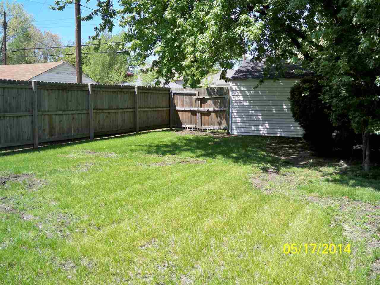 1043 Thomas St, South Bend, IN 46601 photo 8