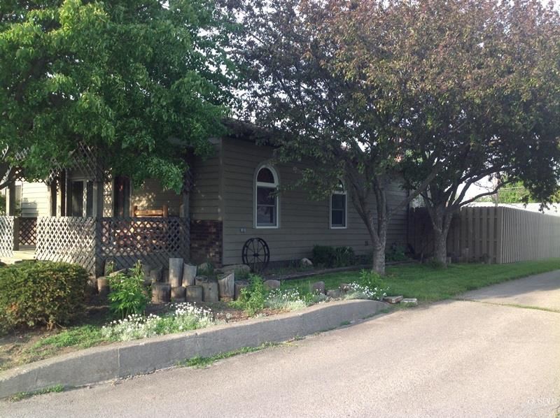 1039 Vine St, Decatur, IN 46733 photo 4