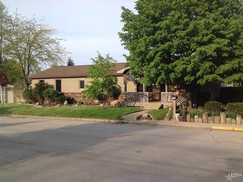 1039 Vine St, Decatur, IN 46733 photo 1