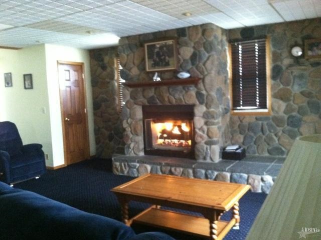 8656 E Diane Dr, Ossian, IN 46777 photo 5
