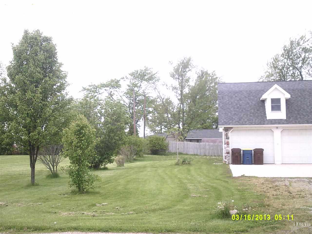 8656 E Diane Dr, Ossian, IN 46777 photo 3