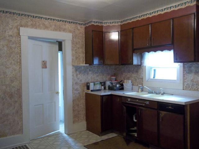 405 N 2nd St, Goshen, IN 46526 photo 2