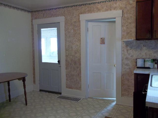 405 N 2nd St, Goshen, IN 46526 photo 3