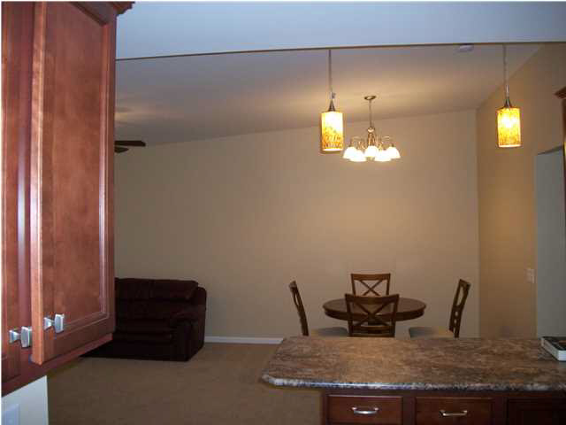 613 Riverstone Ct, Evansville, IN 47720 photo 8