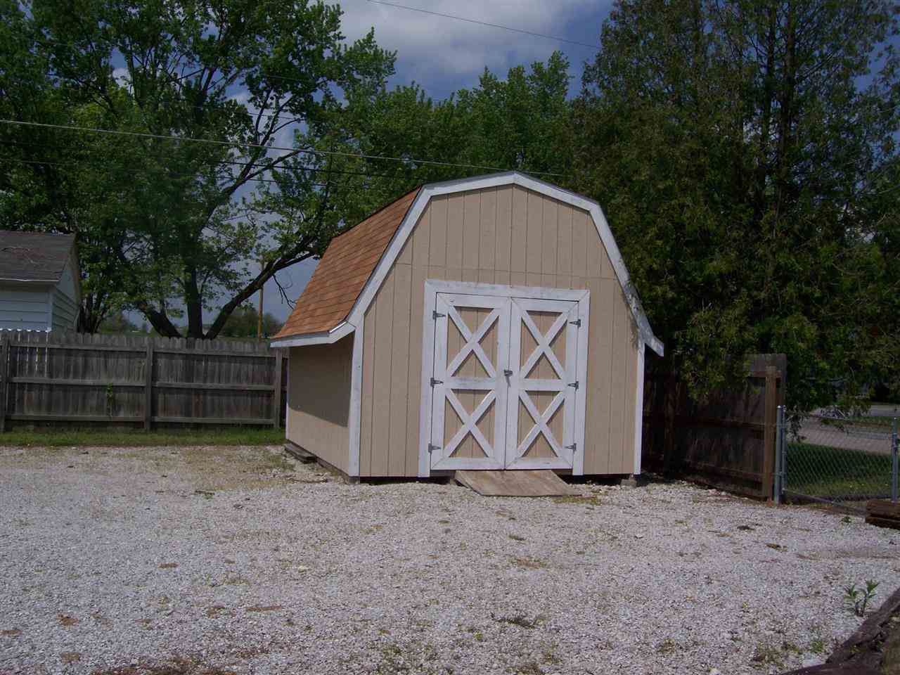3908 Elmcrest Dr, Fort Wayne, IN 46809 photo 3
