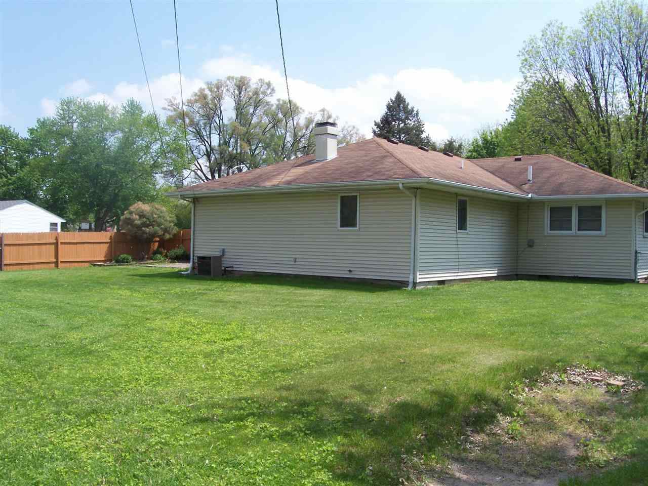 3908 Elmcrest Dr, Fort Wayne, IN 46809 photo 4