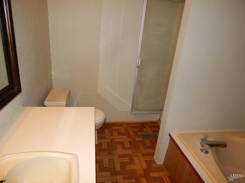 722 E 5th St, Warren, IN 46792 photo 15