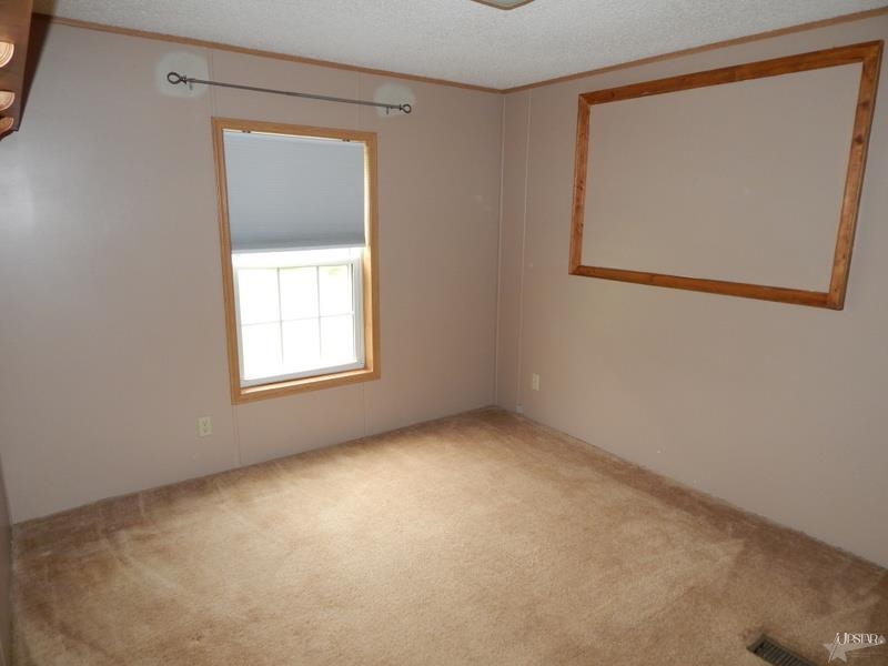 722 E 5th St, Warren, IN 46792 photo 12