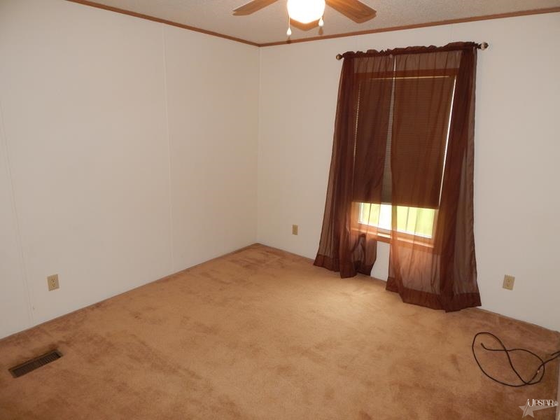 722 E 5th St, Warren, IN 46792 photo 14