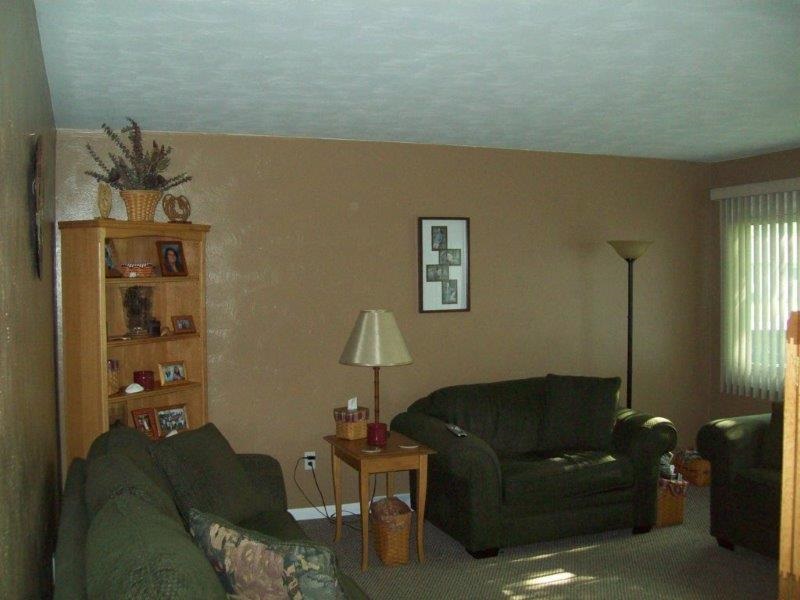 914 Lynwood Dr, Goshen, IN 46526 photo 4