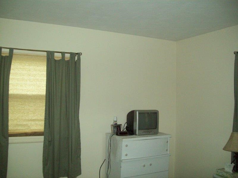 914 Lynwood Dr, Goshen, IN 46526 photo 16