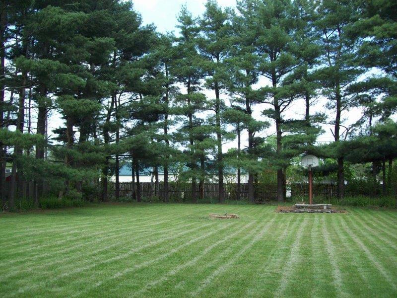 914 Lynwood Dr, Goshen, IN 46526 photo 2