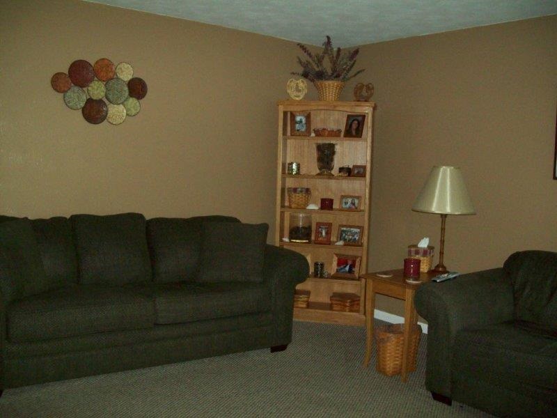 914 Lynwood Dr, Goshen, IN 46526 photo 3