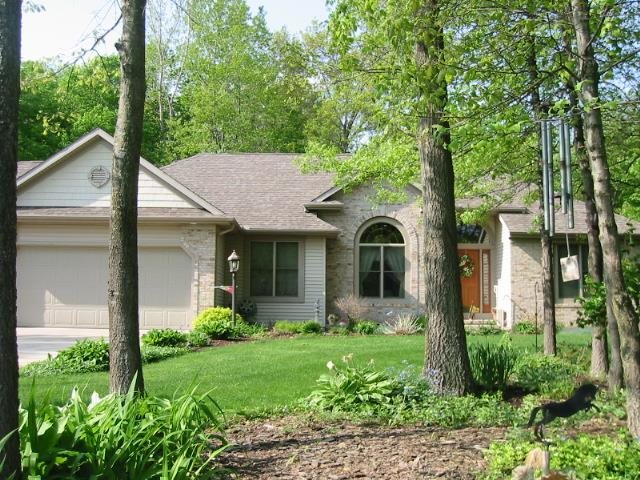 13703 Shavano Peak Dr, Middlebury, IN 46540 photo 2