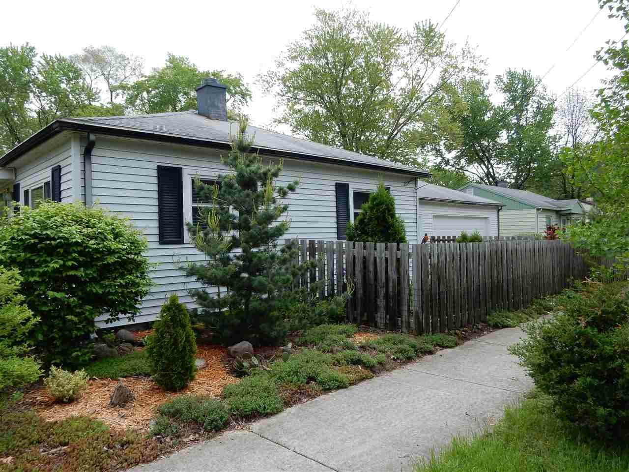 1203 Grant St, Elkhart, IN 46514 photo 2