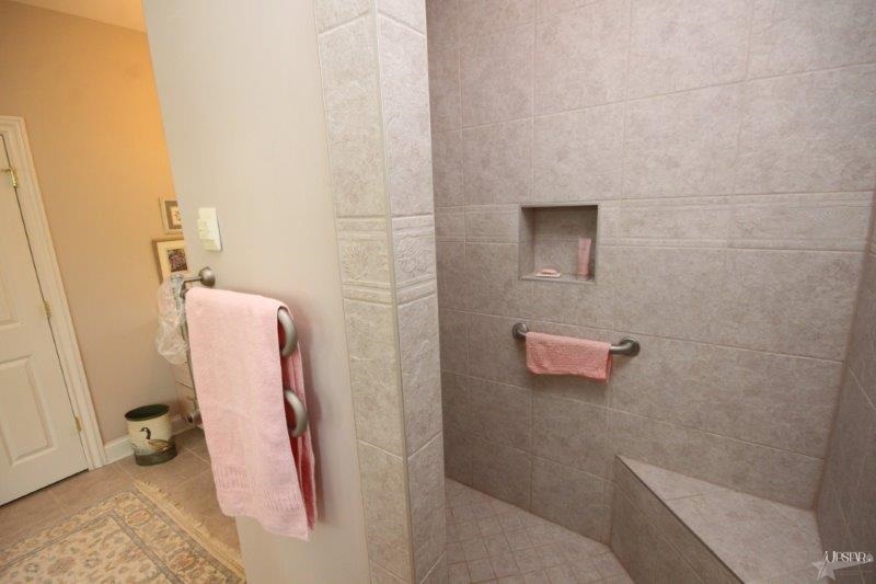 2923 Ambleside Way, Fort Wayne, IN 46804 photo 8