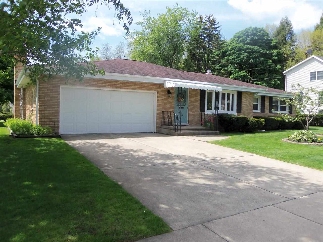 1930 Ridgewood Cir, South Bend, IN 46617 photo 1