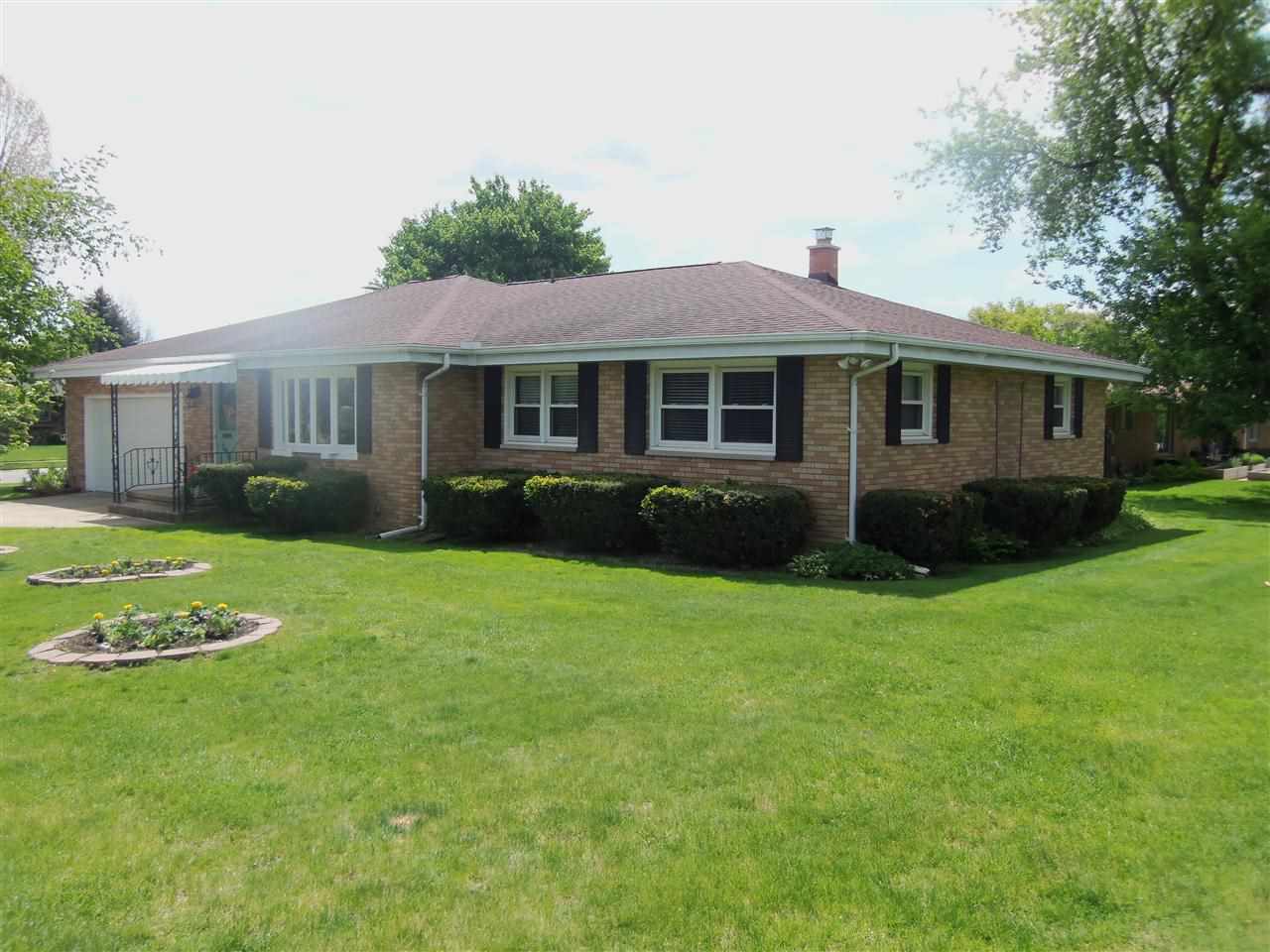 1930 Ridgewood Cir, South Bend, IN 46617 photo 2