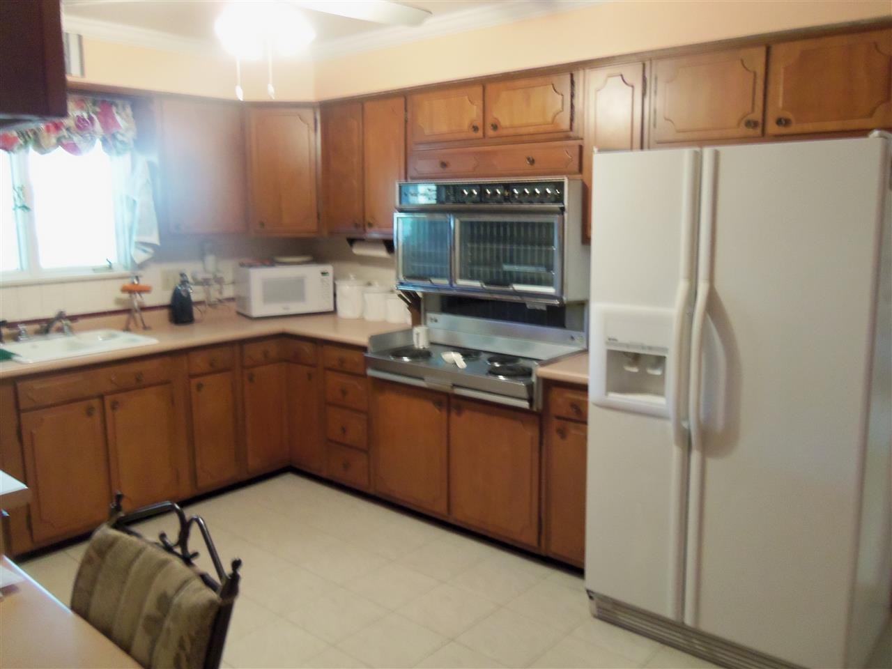 1930 Ridgewood Cir, South Bend, IN 46617 photo 9