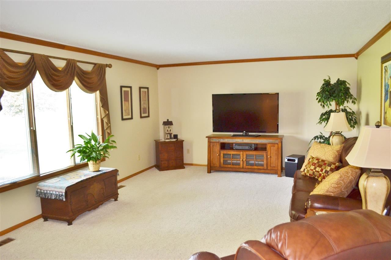 10214 Chapel Pines Pl, Fort Wayne, IN 46804 photo 7